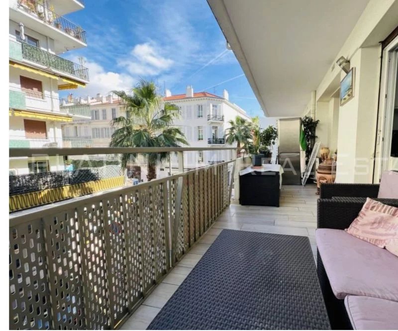 Cannes 1 bedroom appartment in the center at 300sqm from beaches